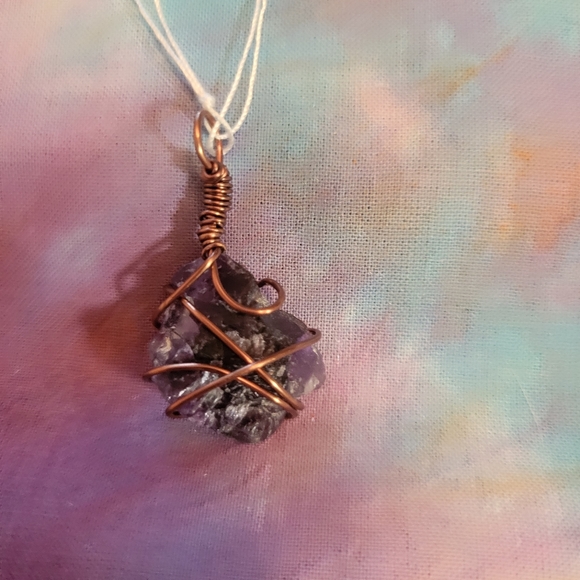 Handmade wire wrapped fluorite pendant - Picture 3 of 3